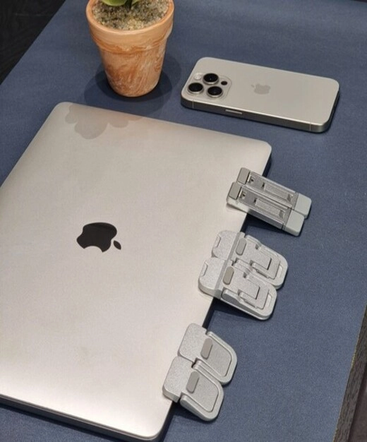 Vì sao không nên tự dán MacBook tại nhà?